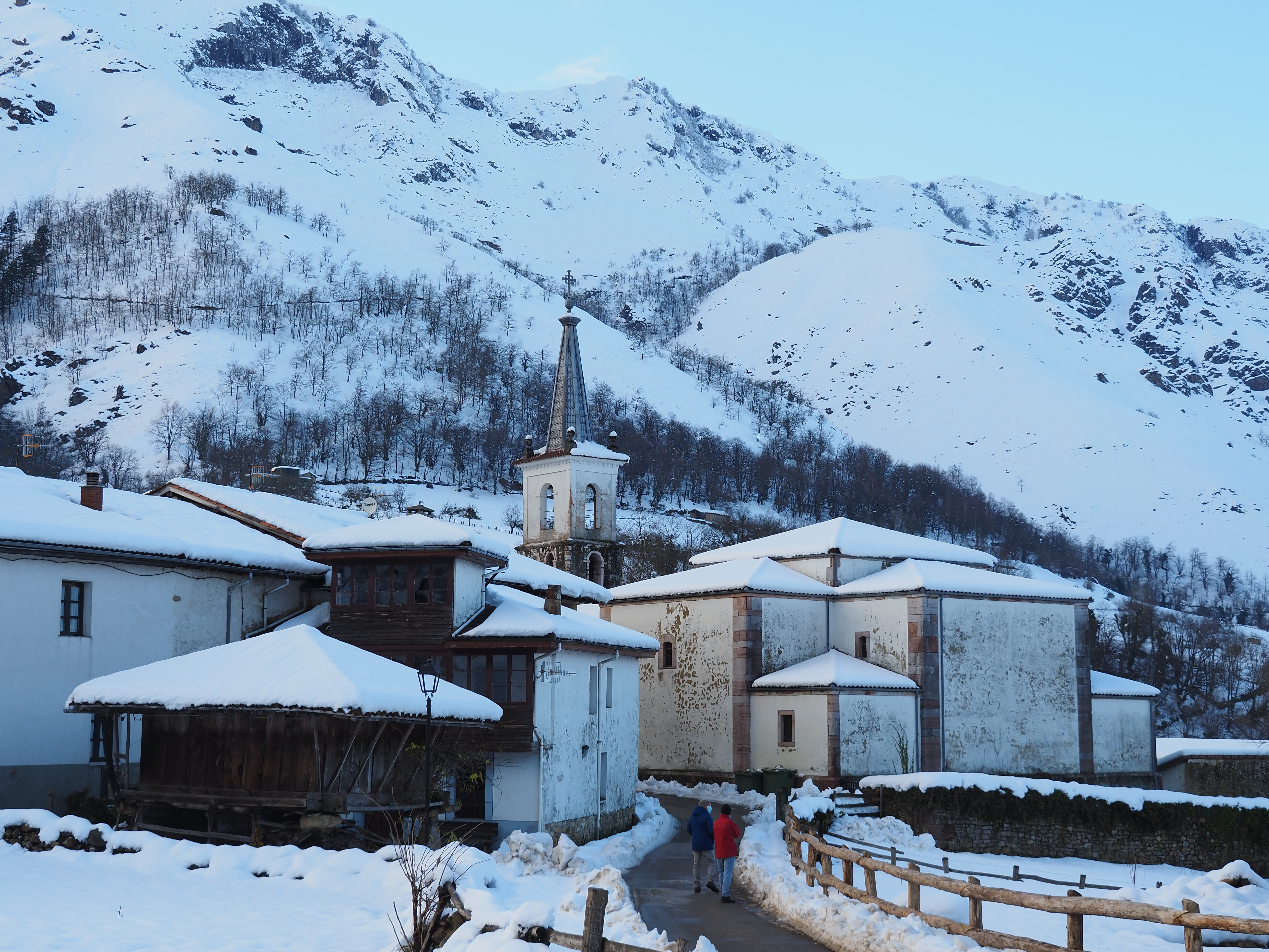 Soto Agues, montañas nevadas